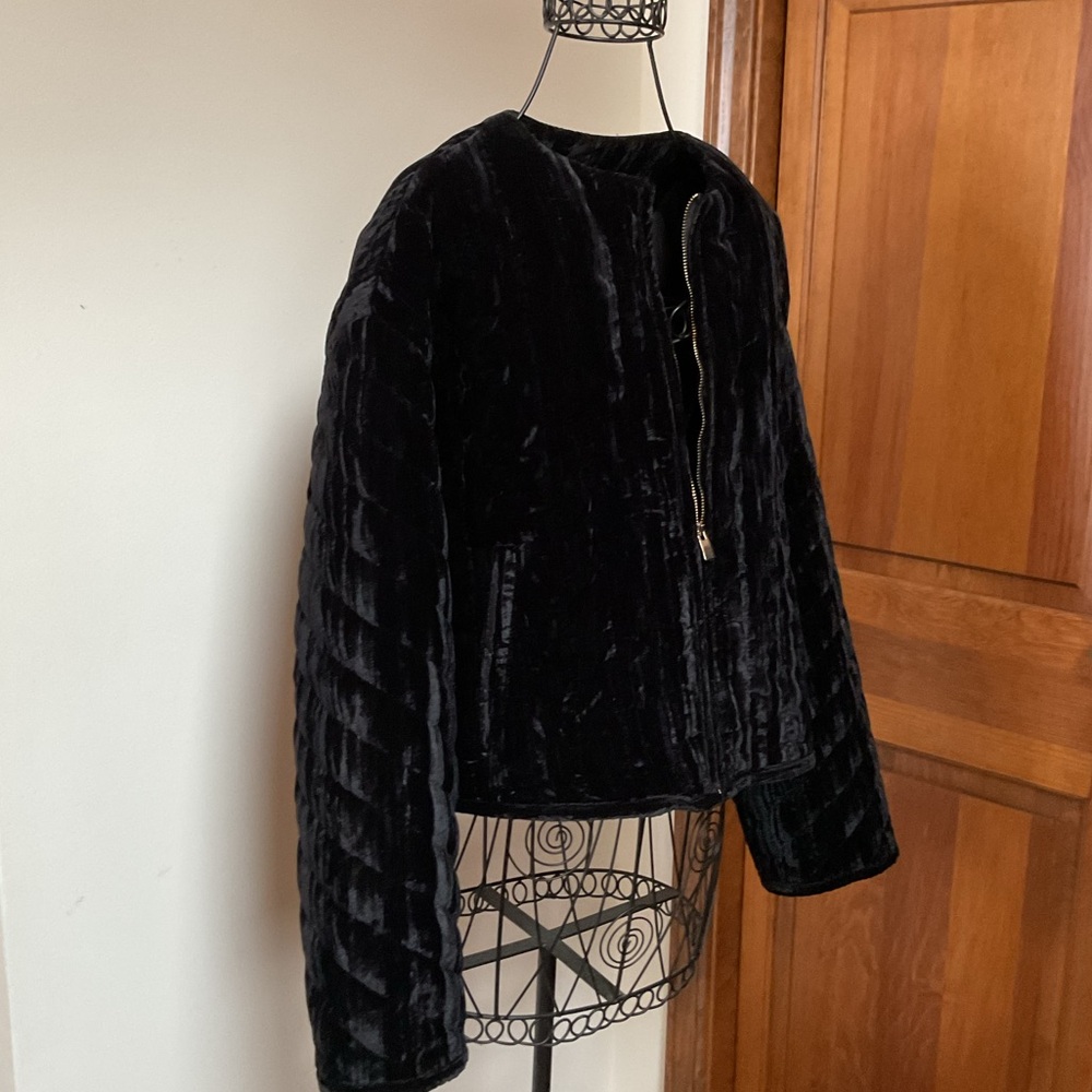 Zara Quilted Velvet Jacket in Black - medium - Picture 4 of 8